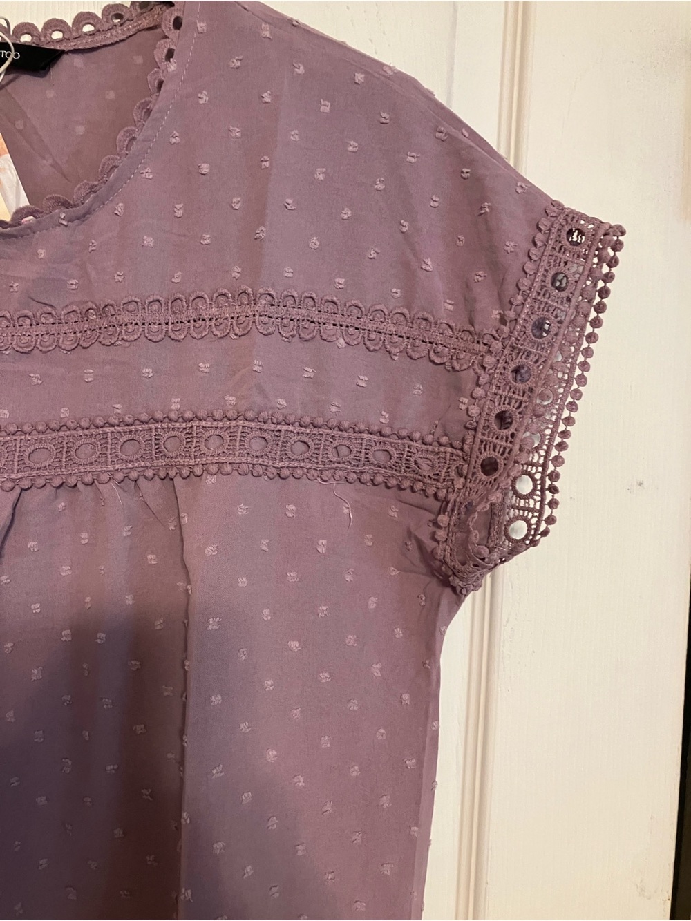 Women’s Lavender Lace-Trim Short Sleeve Top Size L Blouse Lightweight versatile - Picture 2 of 5